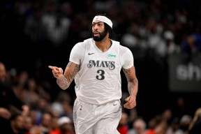 开云体育App-关于拉齐奥训练开放日，转会期复出首秀引欢呼，NBA常规赛在即，年轻球员得到机会的信息