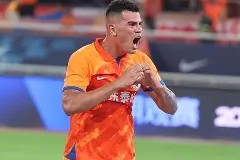 开云体育App-里程碑夜！山东泰山调整名单；西甲加时末段刷纪录；更衣室稳定；资深球员宣示担当的简单介绍